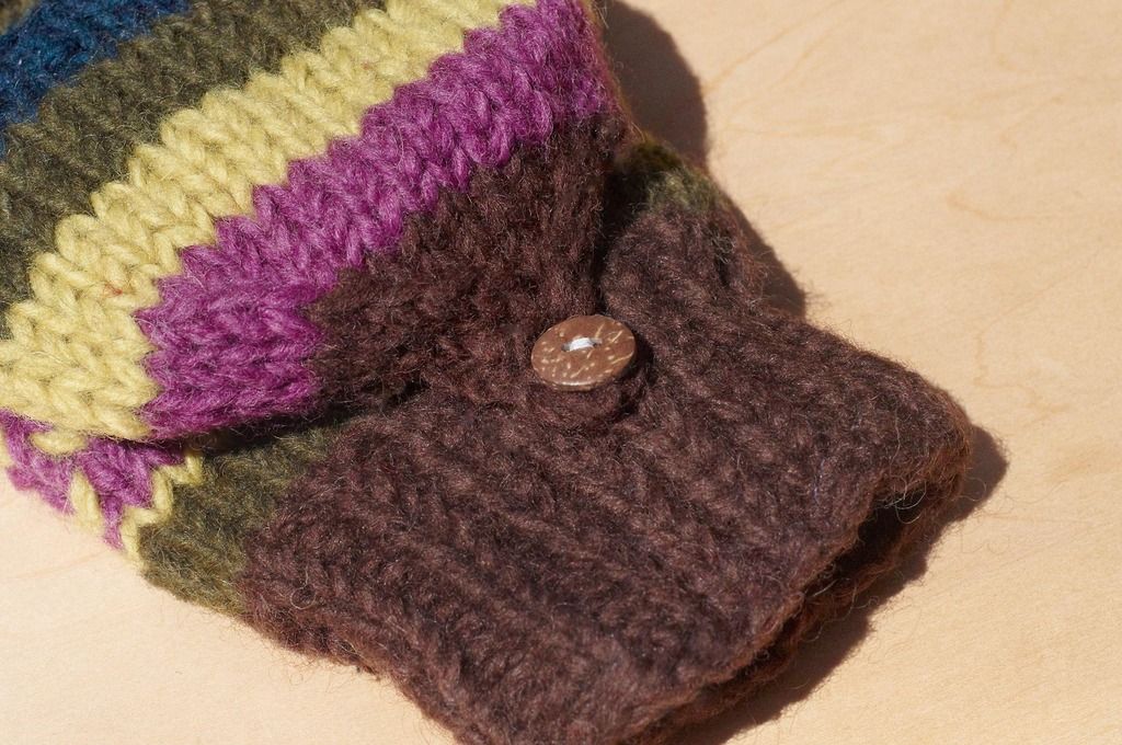 Christmas gifts creative gift limit a hand-woven pure wool knitted gloves / detachable gloves / warm gloves (made in nepal) - North Island Ou Feier national totem Matcha Coffee - Gloves & Mittens - Wool Multicolor