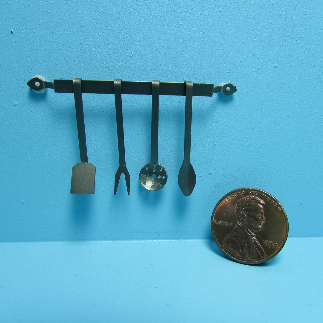 Dollhouse Miniature Kitchen Spatula by Island Crafts and Miniatures