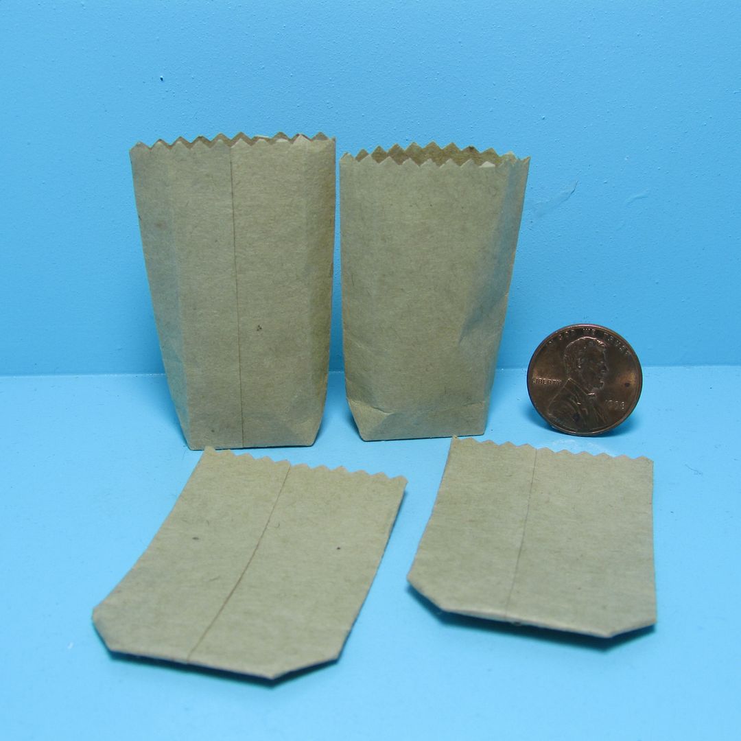 Dollhouse Miniature Large Paper Bag Set of 4 Great for Store or Market ~ IM65207