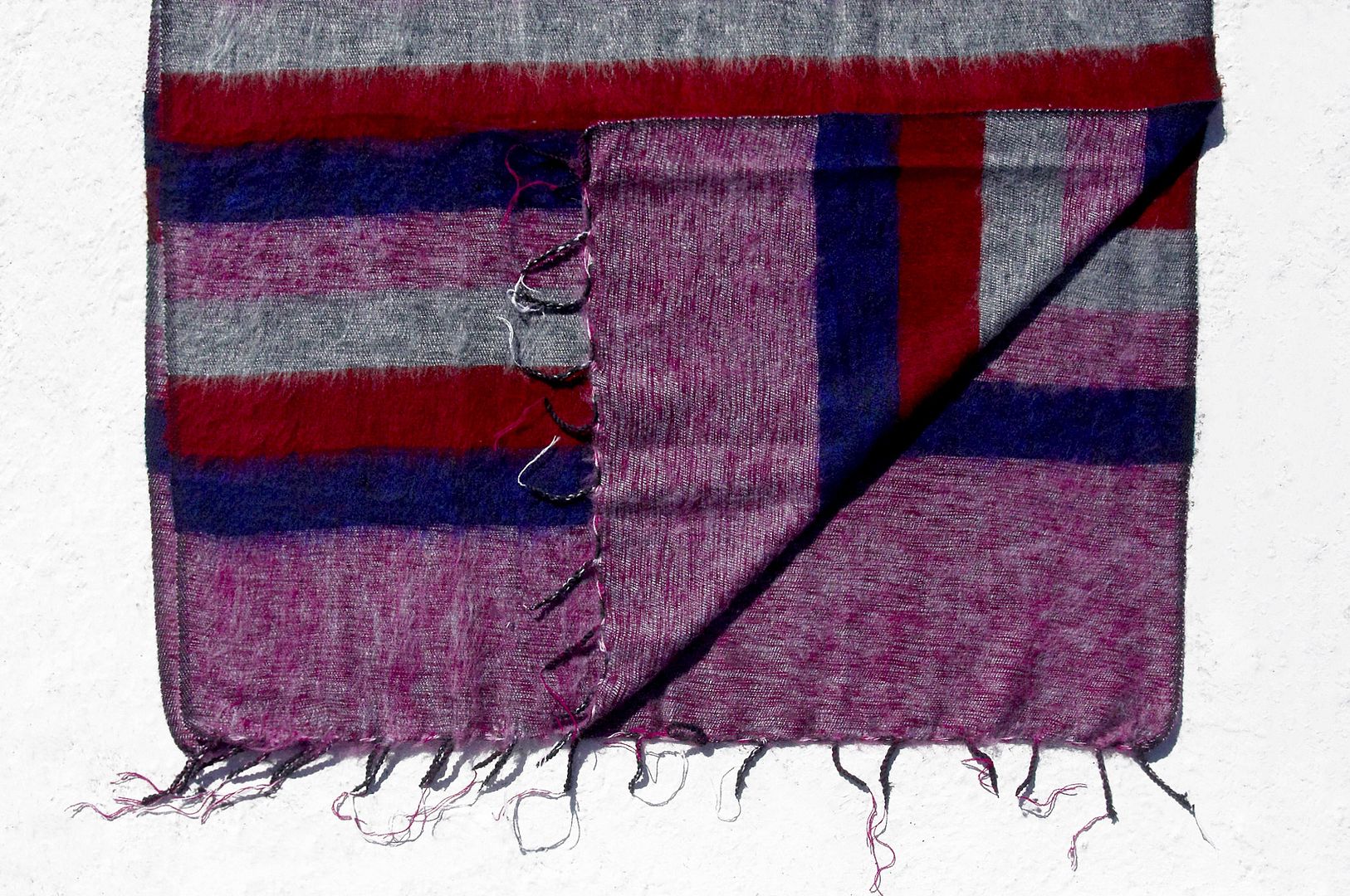 Christmas gifts exchange gifts emergency gifts limited a national wind shawl / boho knitted scarves / hand-woven scarves / knitted shawls / blankets - blueberry strawberry cake simple fashion blue red pink stripes - ผ้าพันคอ - ขนแกะ หลากหลายสี