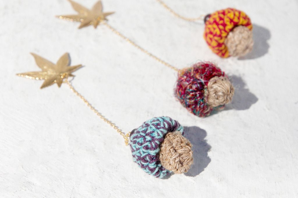 Forest Department of hand-woven cotton Linen Bookmark / maple leaf design Bookmark / Bronze bookmark - wire braided cotton Linen mushrooms - Bookmarks - Cotton & Hemp Multicolor