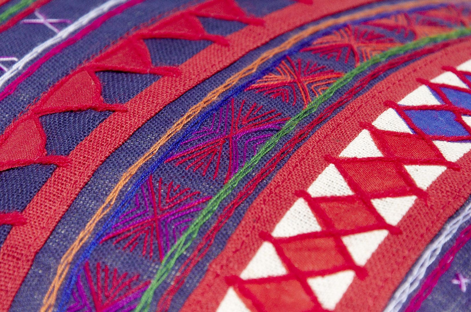 クリスマスギフト交換ギフト限定ワンブルー染め枕カバー コットン枕カバー 自由奔放に生きる枕カバー インディゴブルー染め枕カバー エスニックスタイル 枕カバー 手刺繍パッチワーク自由奔放に生きるパターン ショップ Omhandmade 枕 クッション Pinkoi