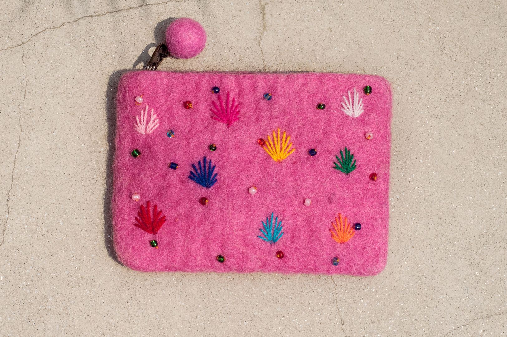 羊毛フェルト小袋/羊毛フェルト収納袋/小銭入れ/レジャーカード入れ/羊毛フェルト財布・刺繍草 - ポーチ - ウール 多色