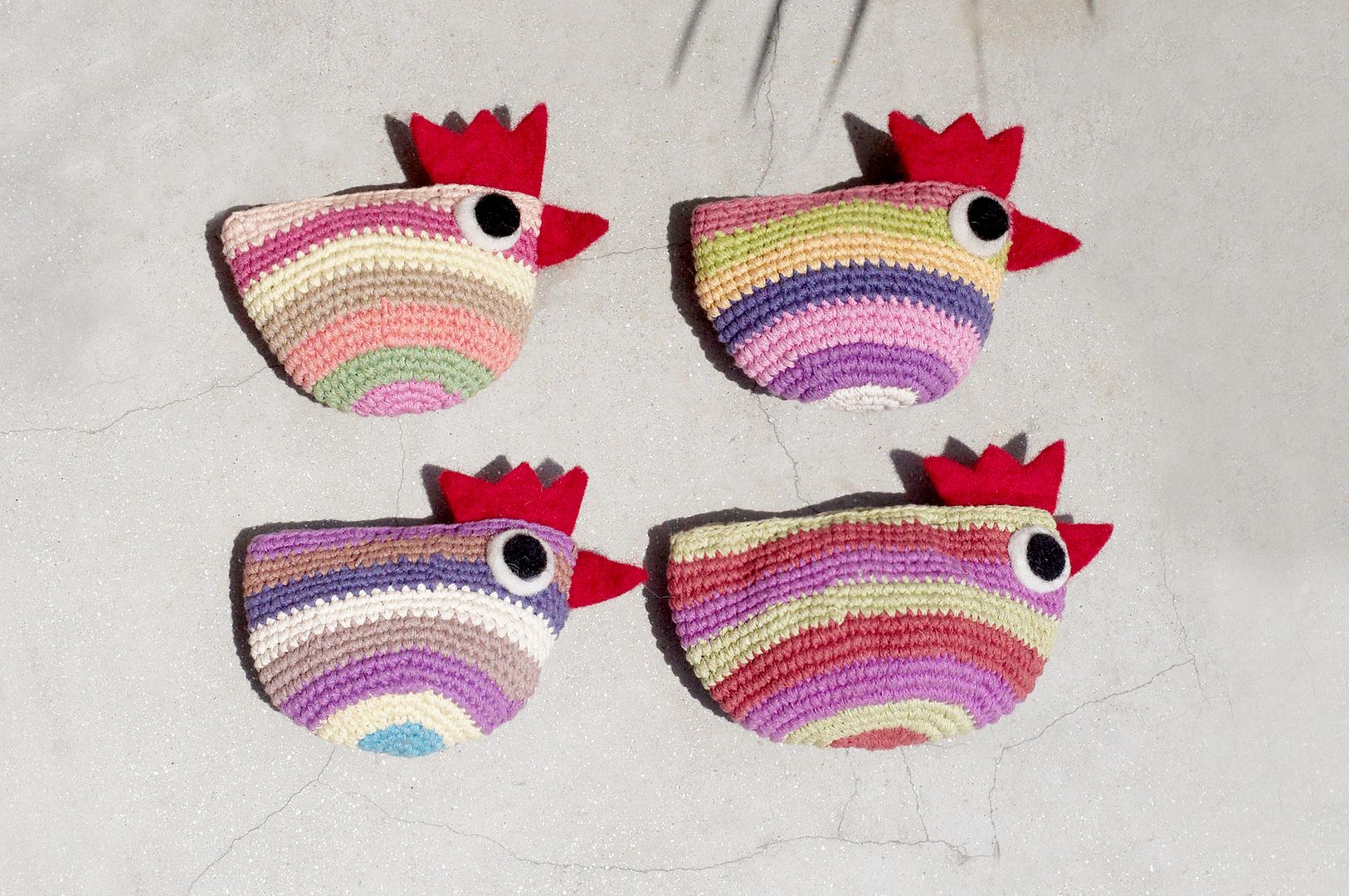 Hand crocheted chicken coin purse/wool felt storage bag/wallet/sundry bag-South American chicken animal - Coin Purses - Cotton & Hemp Multicolor