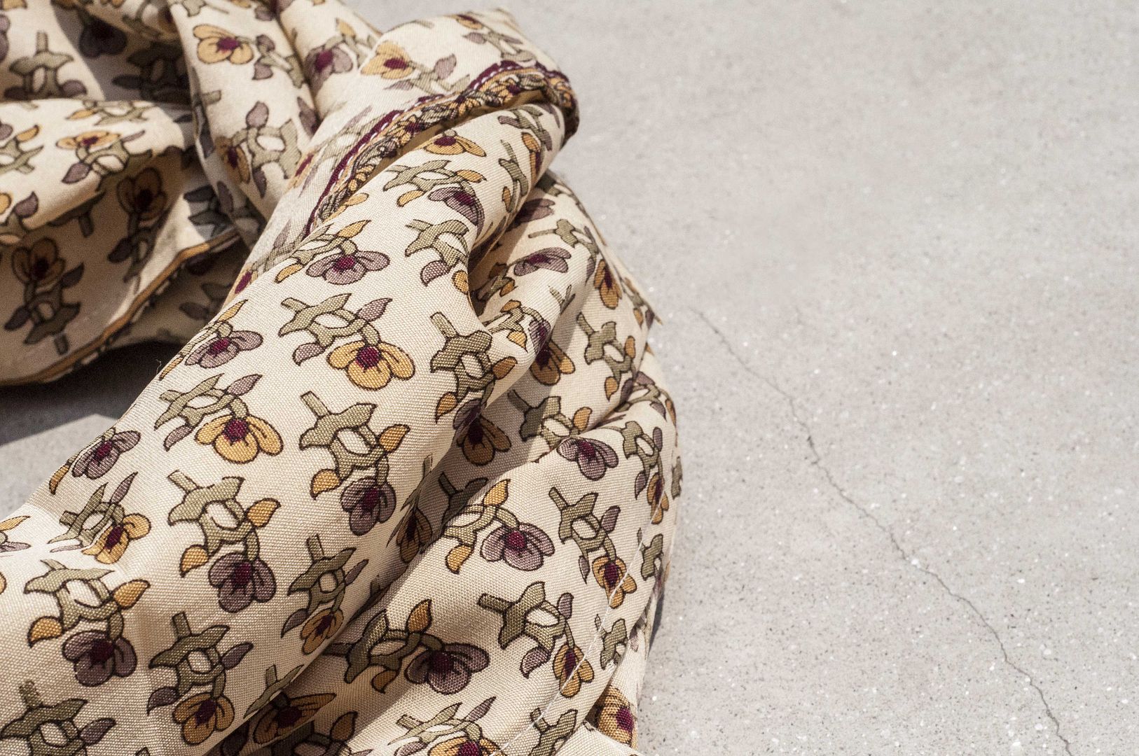 Mother's Day gift Chinese Valentine's Day gift limited handmade silk scarves / veil plant vine scarf / slippery silk scarves / French romantic silk scarf / double collar bib-natural forest ethnic style fresh pattern natural romantic garden - Scarves - Silk Khaki