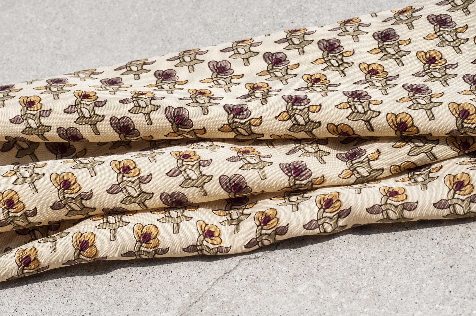 Mother's Day gift Chinese Valentine's Day gift limited handmade silk scarves / veil plant vine scarf / slippery silk scarves / French romantic silk scarf / double collar bib-natural forest ethnic style fresh pattern natural romantic garden - Scarves - Silk Khaki