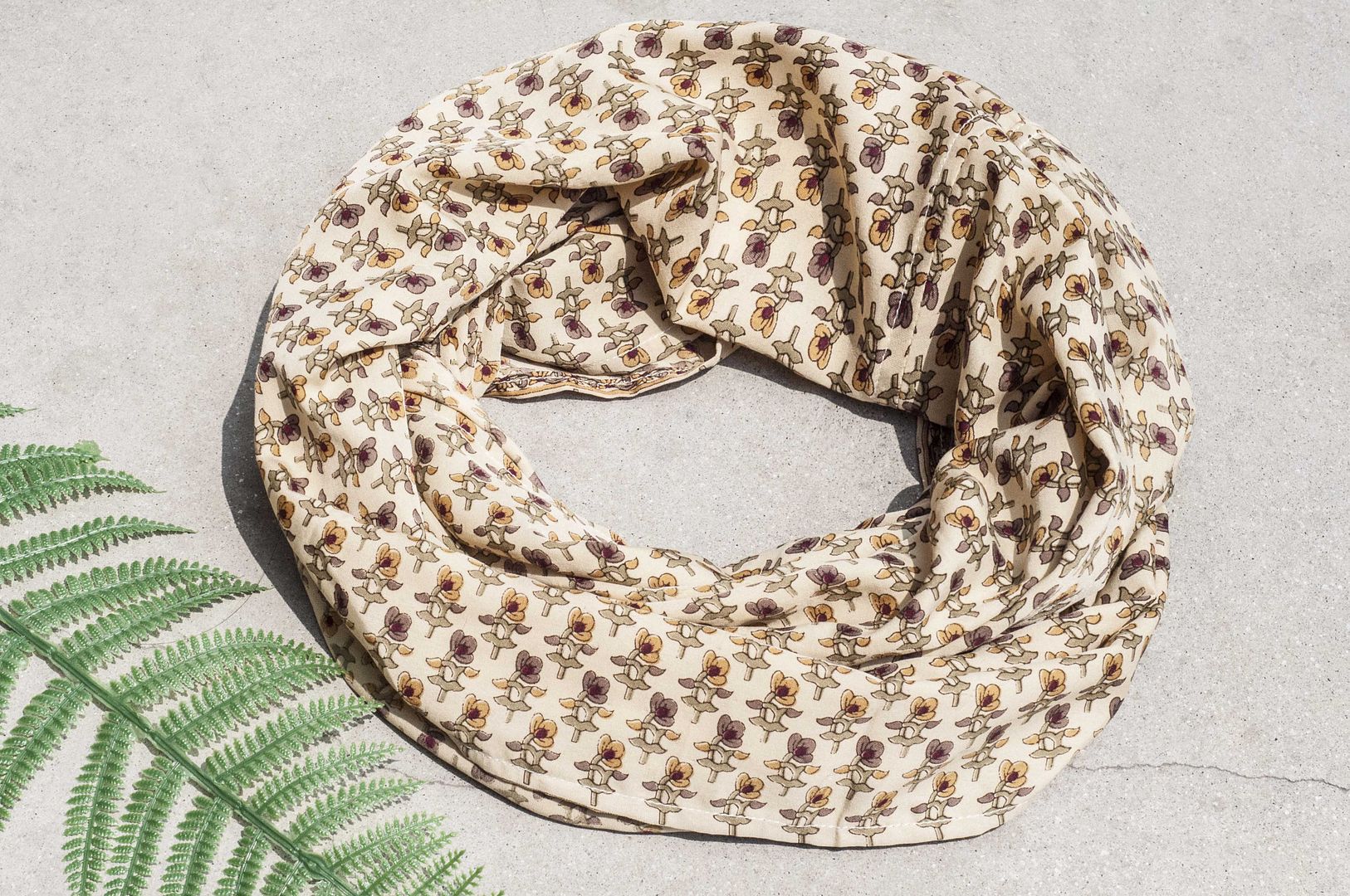 Mother's Day gift Chinese Valentine's Day gift limited handmade silk scarves / veil plant vine scarf / slippery silk scarves / French romantic silk scarf / double collar bib-natural forest ethnic style fresh pattern natural romantic garden - Scarves - Silk Khaki