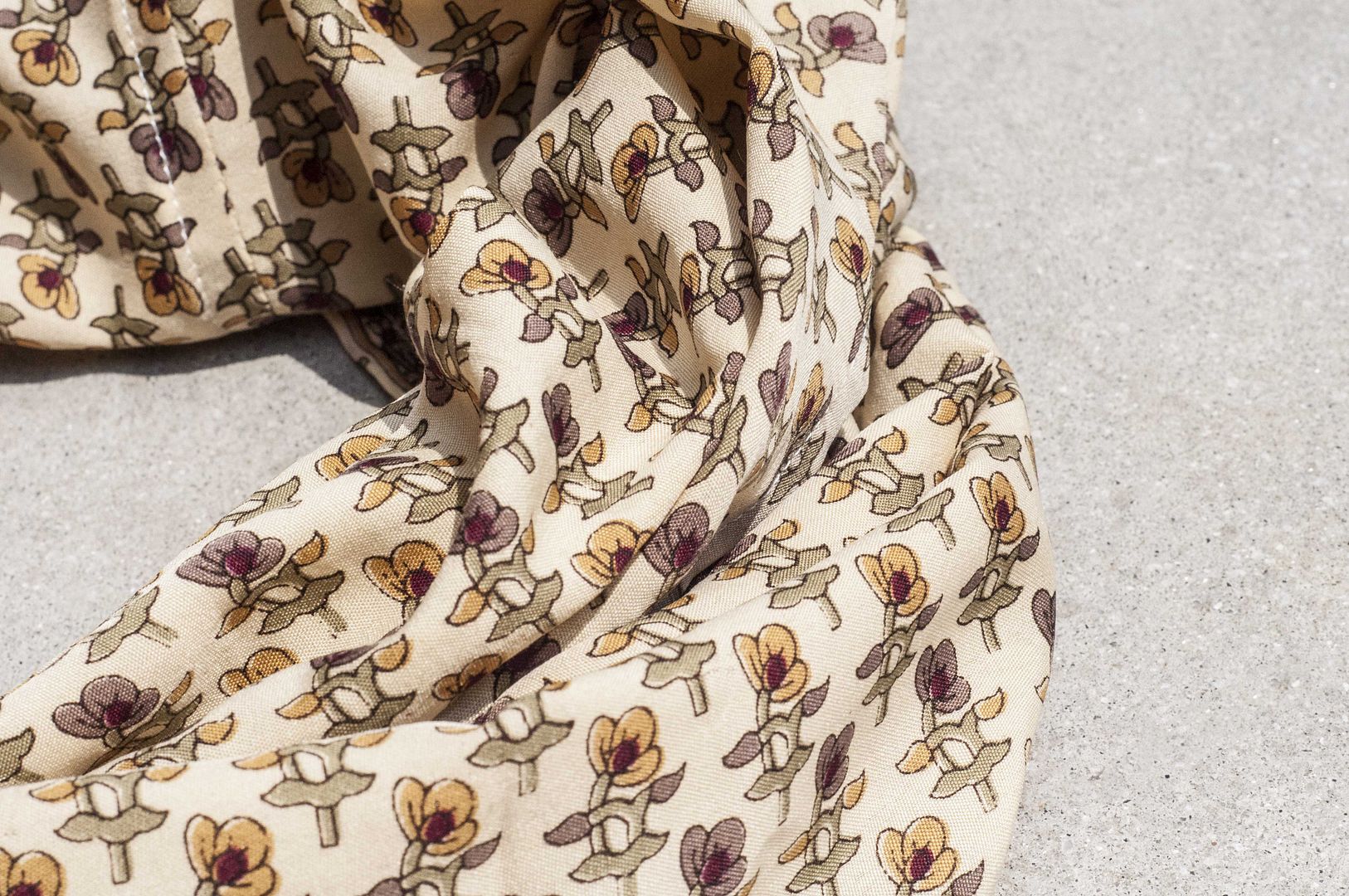 Mother's Day gift Chinese Valentine's Day gift limited handmade silk scarves / veil plant vine scarf / slippery silk scarves / French romantic silk scarf / double collar bib-natural forest ethnic style fresh pattern natural romantic garden - Scarves - Silk Khaki