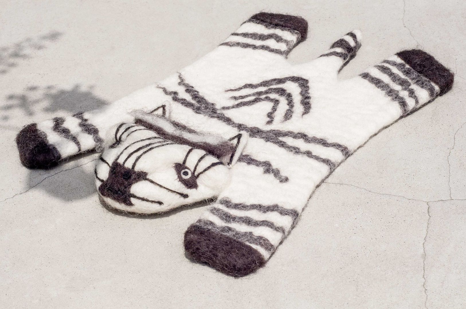 National Wind Forest Series Wool Felt Pot Mat Placeholder Potholder - Animal Potholder African Zebra Prairie World - Place Mats & Dining Décor - Wool White