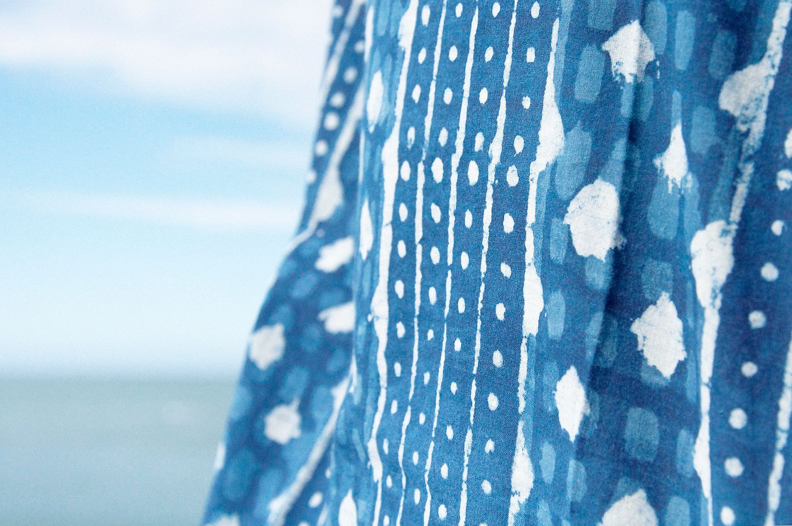 Valentine's Day gift blue blended bathed cotton blouse / Indian cotton tops / hand-woven wide-sleeved tops / indigo blue plate tops / indigo wide top coat - forest line field road pattern - Women's Tops - Cotton & Hemp Blue