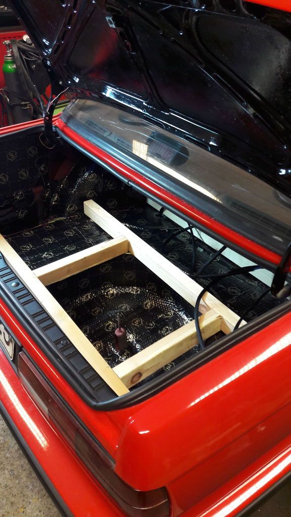 petezki: BMW E30 Brillantrot IMG-20161119-WA0009_zpssskgr6as
